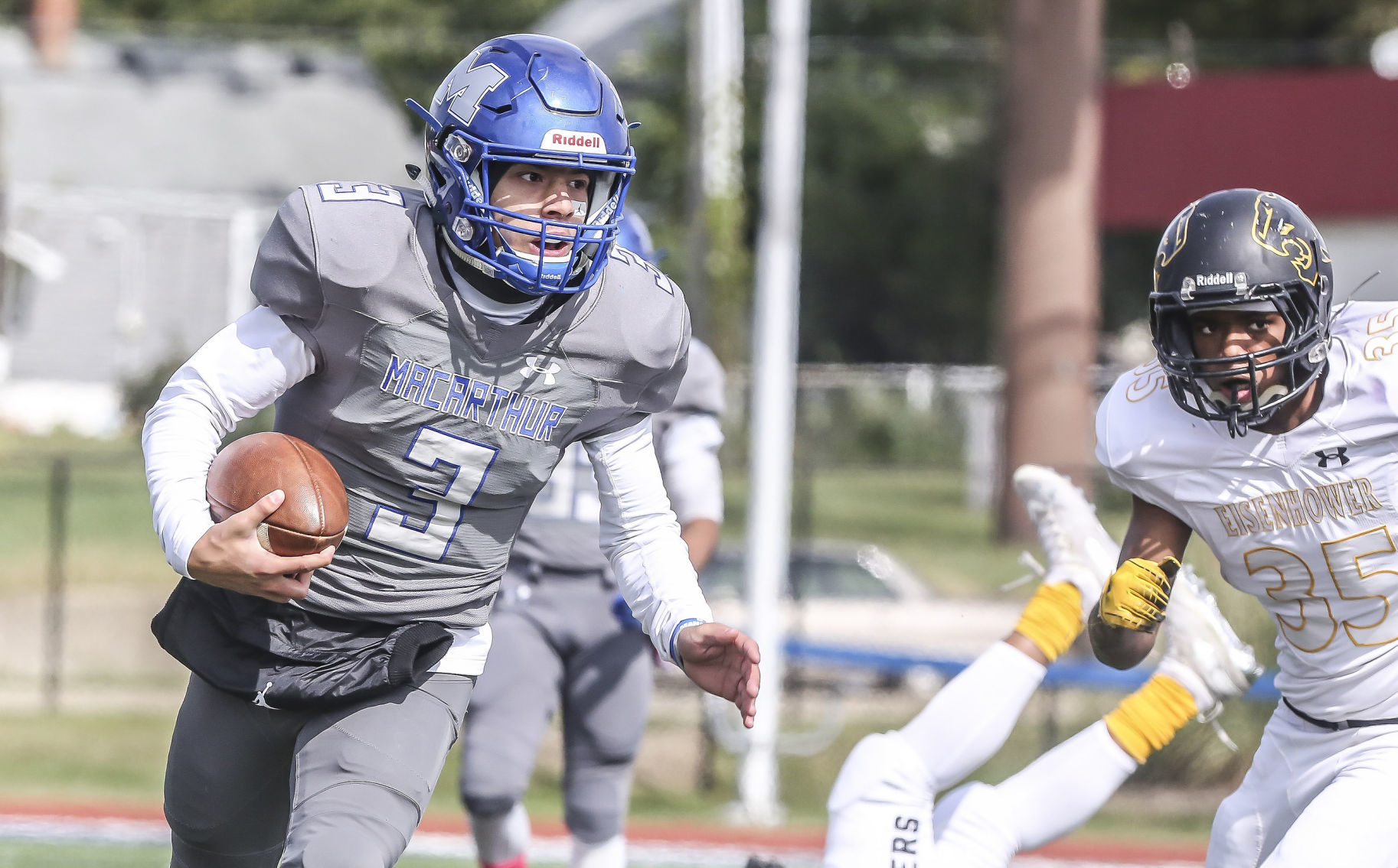 Eisenhower vs MacArthur Football 9 10.12.18.JPG